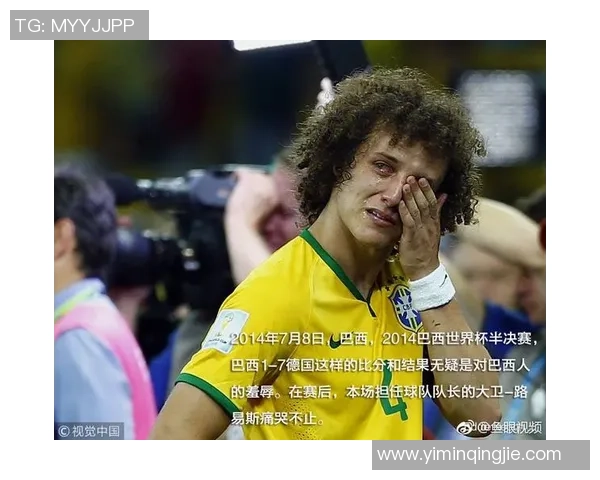 足球明星在赛场上泪目瞬间感动无数球迷的背后故事与情感分享